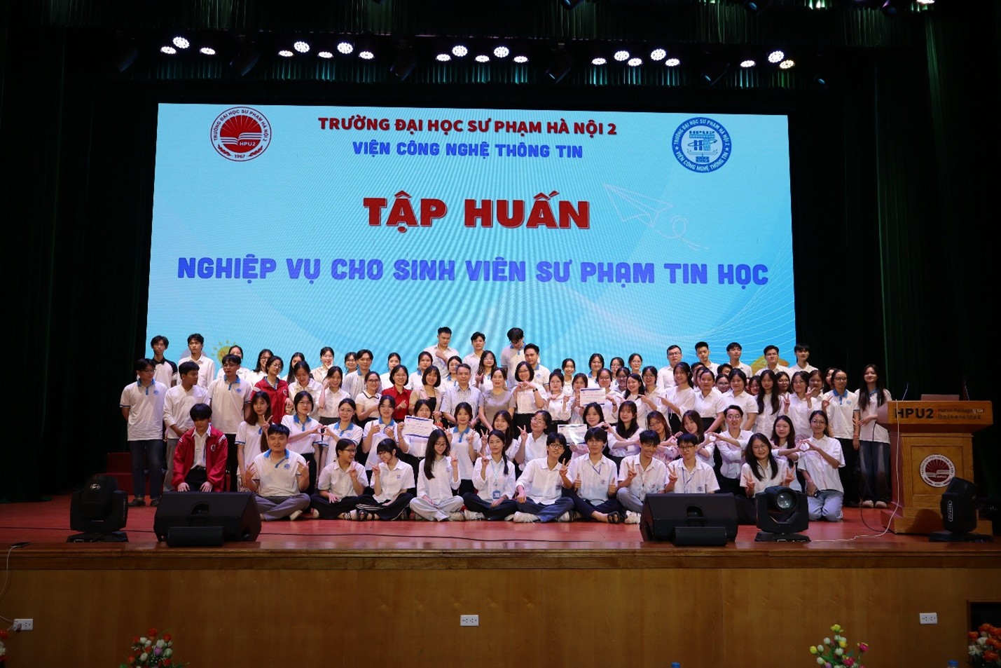 Tập huấn Nghiệp vụ cho Sinh viên Sư phạm Tin học năm học 2025 - 2026